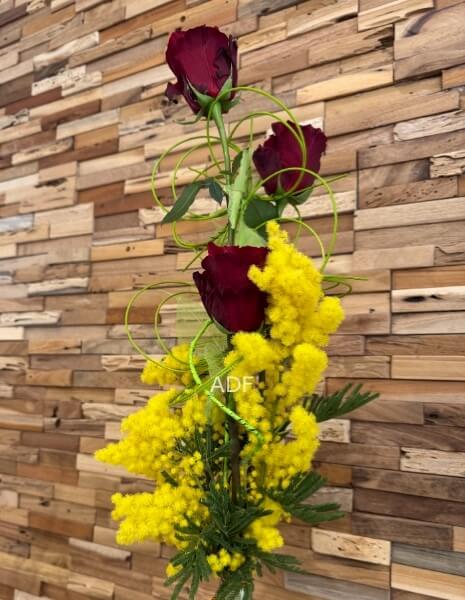 Tre Rose Rosse con mimosa ADF